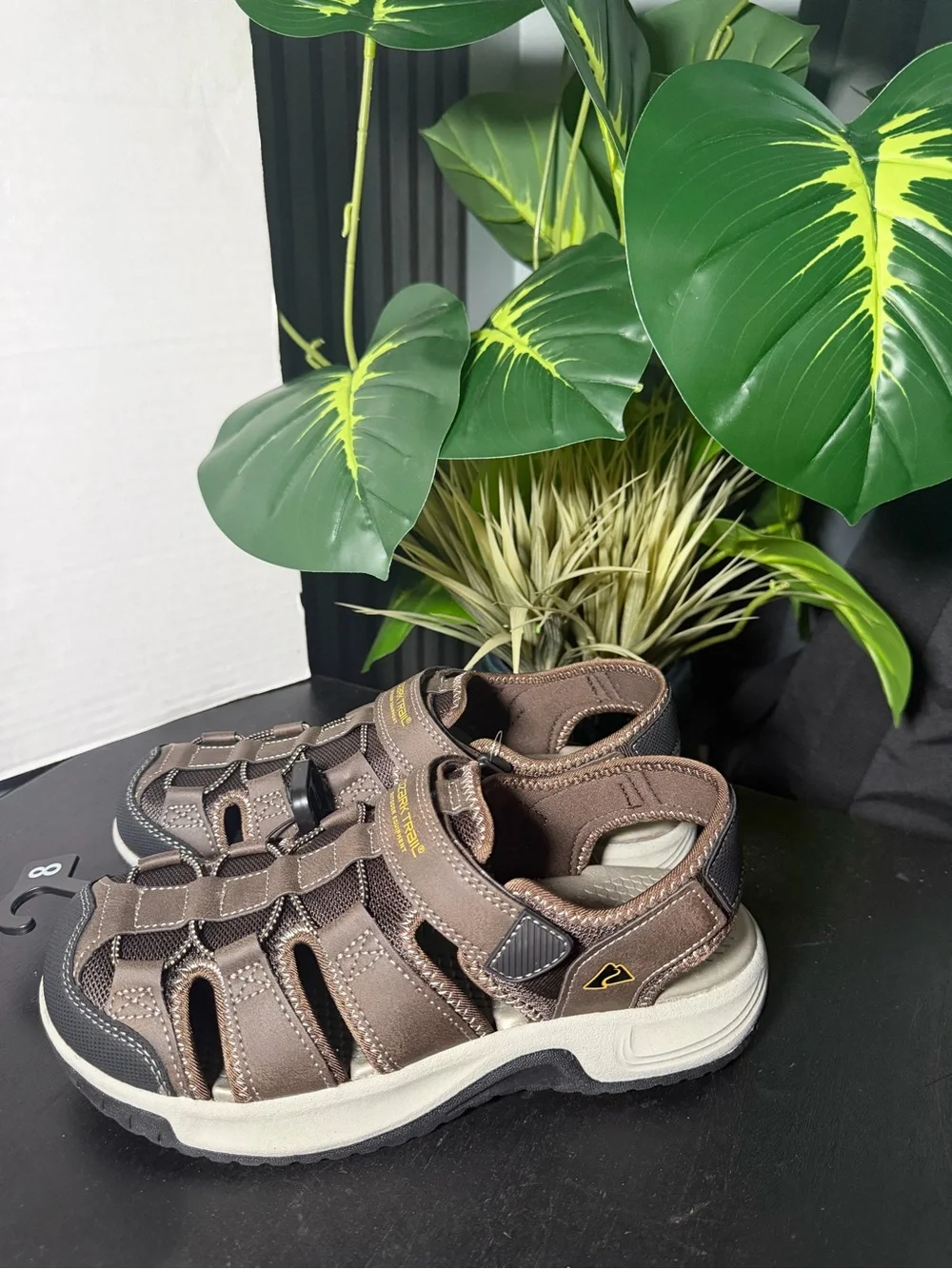 Ozark Trail Brown and Black Men's Outdoor Fisherman Sandals